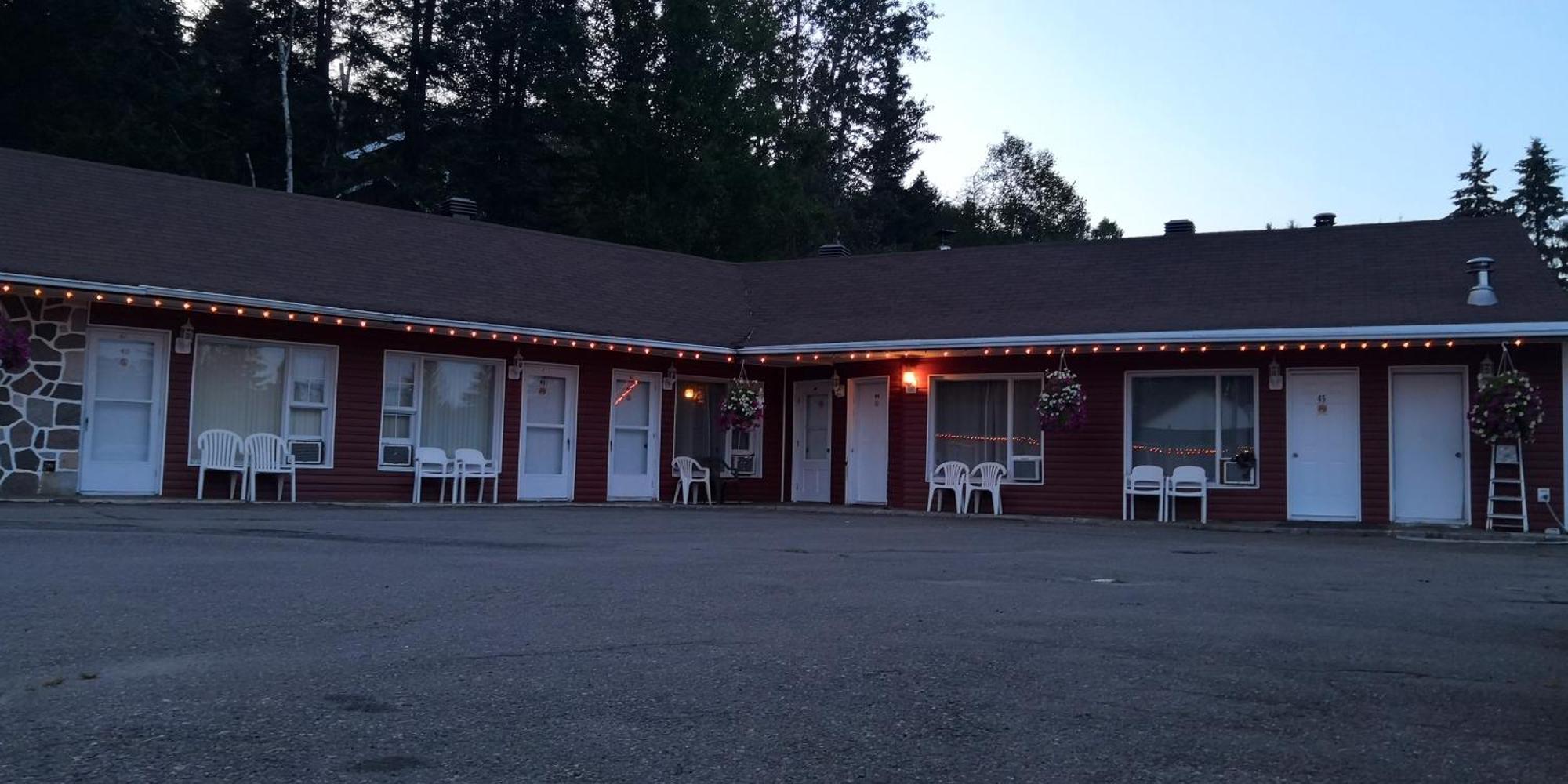 Motel Des Pays D'En Haut Val-David Zewnętrze zdjęcie