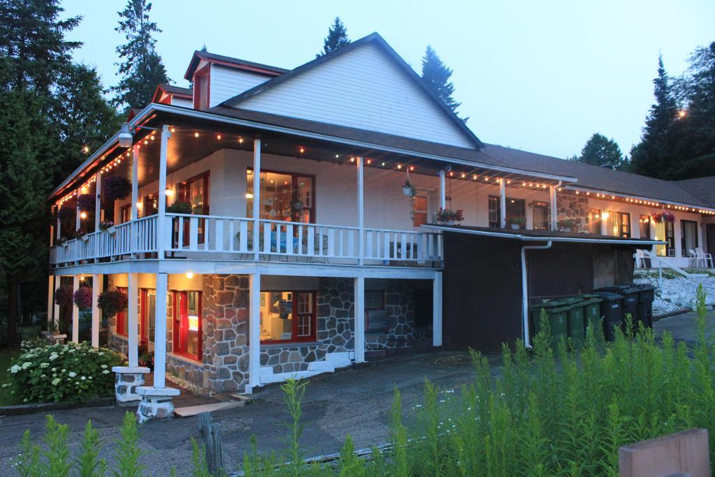 Motel Des Pays D'En Haut Val-David Zewnętrze zdjęcie