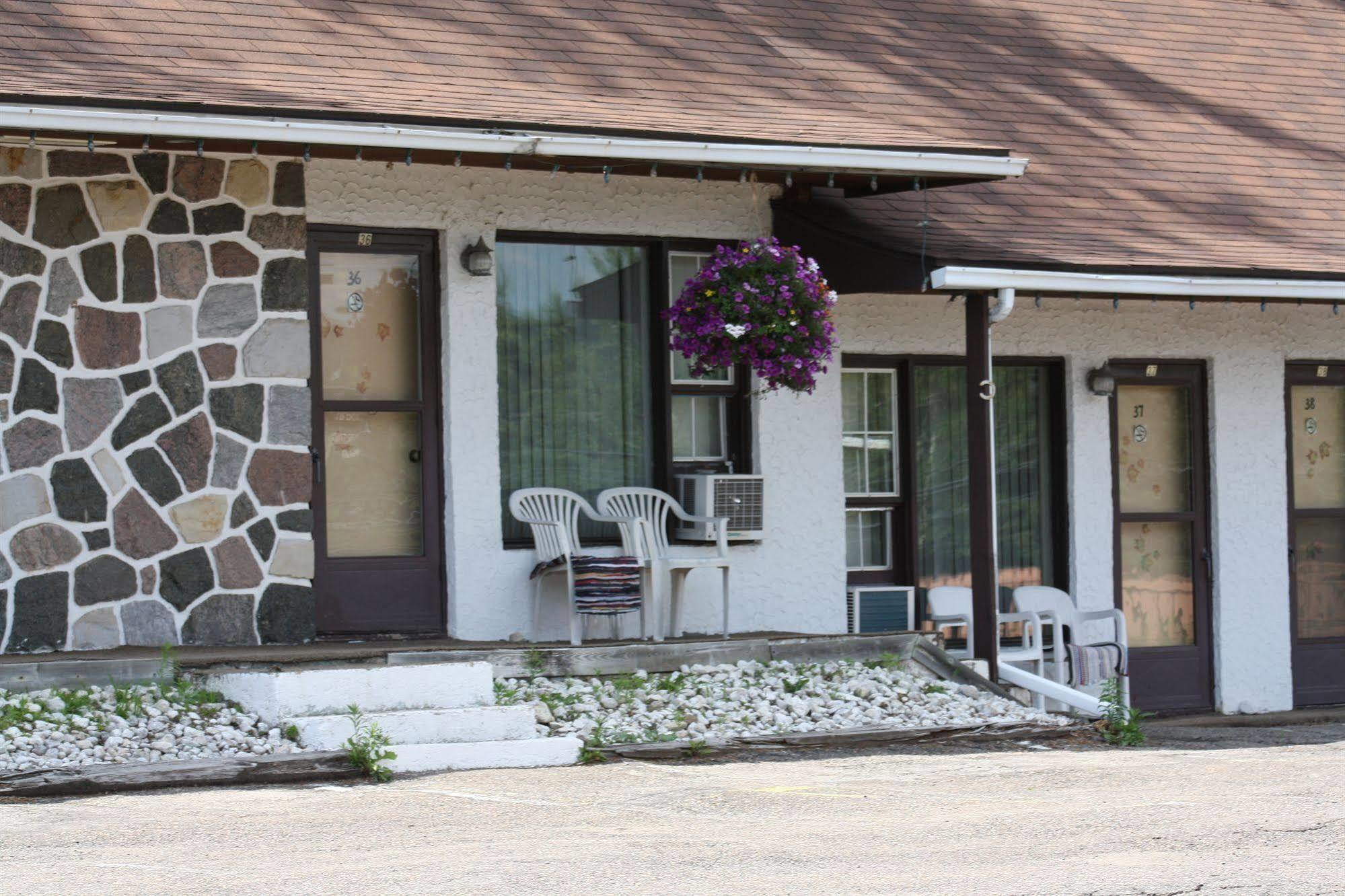 Motel Des Pays D'En Haut Val-David Zewnętrze zdjęcie